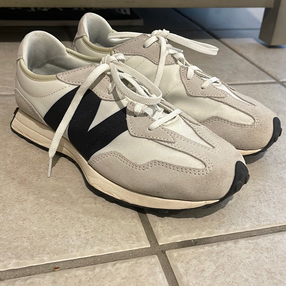 New balance 327 big kids size 7 W shoes